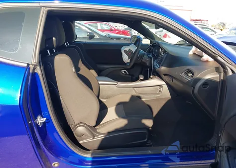 2021 Dodge Challenger R/T Scat Pack z USA, uszkodzony, nr VIN 2C3CDZFJXMH638302